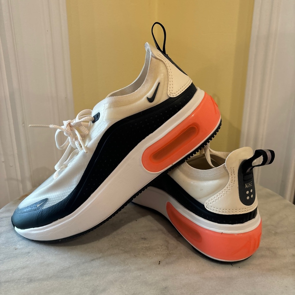 EUC Nike Air Max Dia SE Pale Ivory and Black Black Sneakers Size 6 - Picture 4 of 10